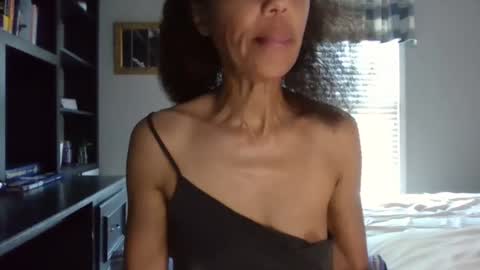 wishlist on bio online show from 12, 9, 2025