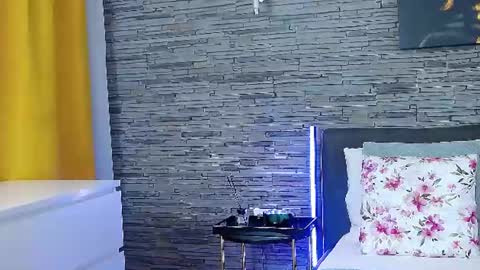 Snapshot of alliana_joy chatting on 4, 8, 2026 Alliana online show from 4, 8, 2026