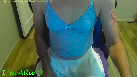 Snapshot of allie__kat chatting on 13, 9, 2025 Allie online show from 13, 9, 2025
