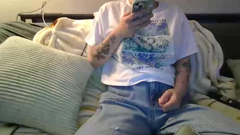 Snapshot of alliebearx chatting on 3, 6, 2026 alliebearx online show from 3, 6, 2026