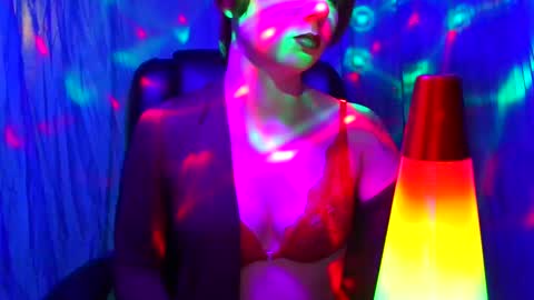 Snapshot of alliebells1 chatting on 3, 12, 2024 alliebells1 online show from 3, 12, 2024