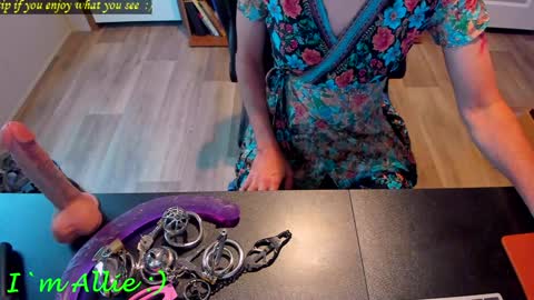 Snapshot of alliekat62 chatting on 15, 12, 2024 Allie online show from 15, 12, 2024