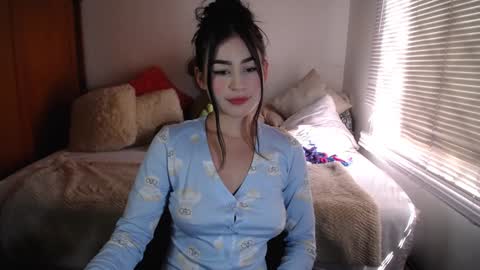 Snapshot of allierose_ chatting on 3, 12, 2024 Allie online show from 3, 12, 2024