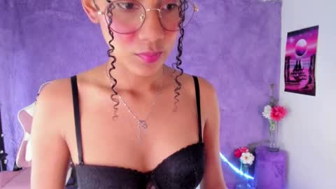 Snapshot of allis0n_ik chatting on 4, 3, 2025 ALLIS0N IK online show from 4, 3, 2025