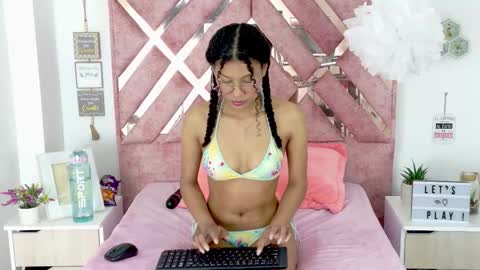 Snapshot of allis0n_ik chatting on 5, 12, 2025 ALLIS0N IK online show from 5, 12, 2025