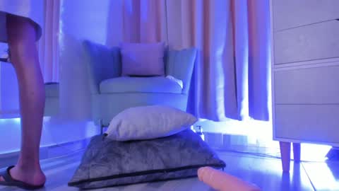 Snapshot of allison_alahia chatting on 5, 2, 2025 Allison online show from 5, 2, 2025