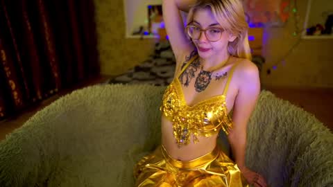 Snapshot of allison_cuty chatting on 3, 1, 2025 Allison online show from 3, 1, 2025