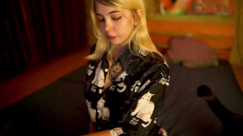 Snapshot of allison_cuty chatting on 15, 9, 2025 Allison online show from 15, 9, 2025