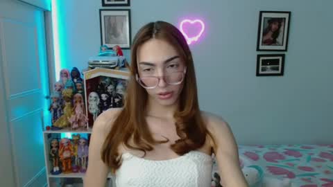 Snapshot of allisonblossom chatting on 3, 2, 2025   online show from 3, 2, 2025