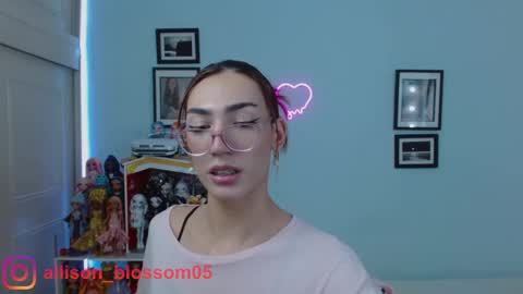 Snapshot of allisonblossom chatting on 22, 2, 2025   online show from 22, 2, 2025