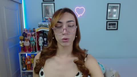 Snapshot of allisonblossom chatting on 4, 3, 2025   online show from 4, 3, 2025