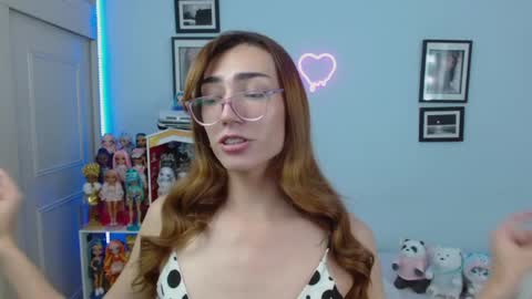Snapshot of allisonblossom chatting on 5, 3, 2025   online show from 5, 3, 2025