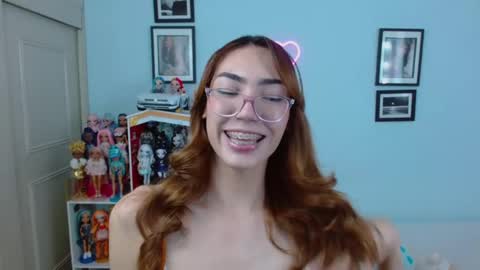 Snapshot of allisonblossom chatting on 6, 3, 2025   online show from 6, 3, 2025