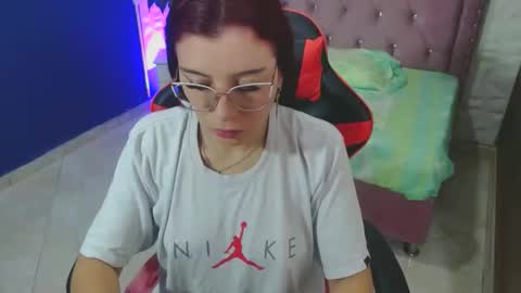 Snapshot of allisonlove_88 chatting on 29, 12, 2024 ALLISON online show from 29, 12, 2024
