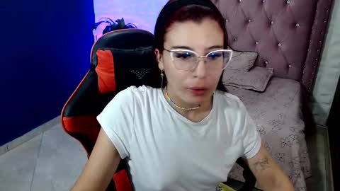 Snapshot of allisonlove_88 chatting on 3, 1, 2025 ALLISON online show from 3, 1, 2025