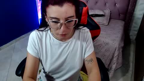 Snapshot of allisonlove_88 chatting on 3, 1, 2025 ALLISON online show from 3, 1, 2025