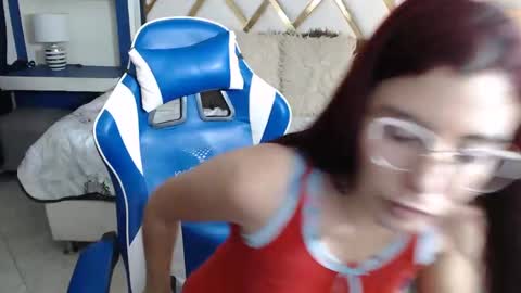 Snapshot of allisonlove_88 chatting on 12, 1, 2025 ALLISON online show from 12, 1, 2025