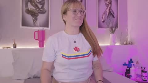 Snapshot of allisonroberts_ chatting on 23, 6, 2026 Alli online show from 23, 6, 2026