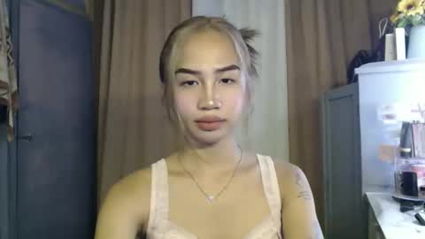Snapshot of alluring_cesxoxo chatting on 4, 2, 2026 Ces online show from 4, 2, 2026