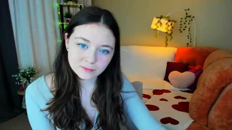 alluringeyess online show from 7, 6, 2026