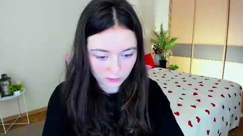 alluringeyess online show from 5, 7, 2026