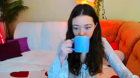 alluringeyess online show from 26, 7, 2026