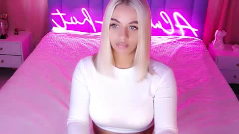 AlwaysHot online show from 17, 9, 2025