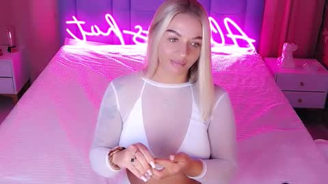 AlwaysHot online show from 3, 11, 2025