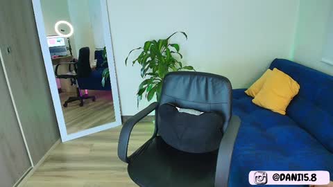 Snapshot of ally_riso chatting on 30, 4, 2026 Ally help me reach 100 satisfaid online show from 30, 4, 2026