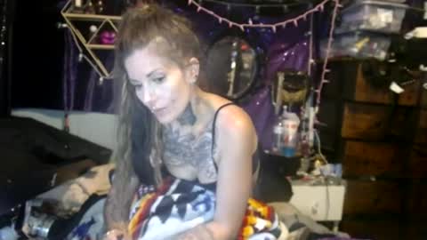 Snapshot of allymoon1369 chatting on 7, 7, 2026 allymoon1369 online show from 7, 7, 2026