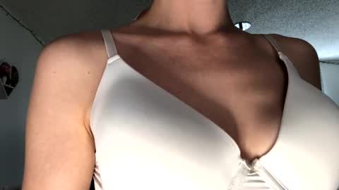 Ally Girl In Her Ally World online show from 6, 10, 2025