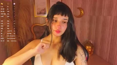 Allysa  online show from 13, 11, 2025