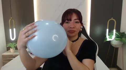 ALMA FENIX  online show from 9, 1, 2025