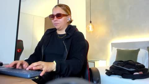 ALMA FENIX  online show from 28, 11, 2025