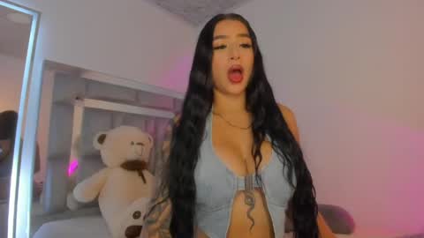 Snapshot of almabelle_ chatting on 29, 4, 2026 ALMA BELLE online show from 29, 4, 2026