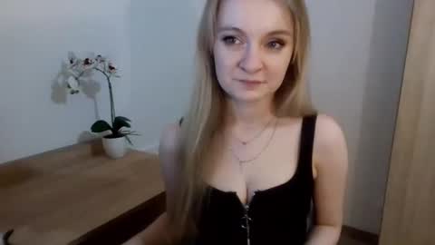 Snapshot of almanature chatting on 4, 2, 2025 AlmaNature online show from 4, 2, 2025
