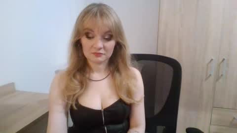 Snapshot of almanature chatting on 30, 9, 2025 AlmaNature online show from 30, 9, 2025
