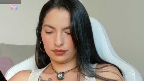 Snapshot of almatease chatting on 26, 5, 2026 Alma online show from 26, 5, 2026