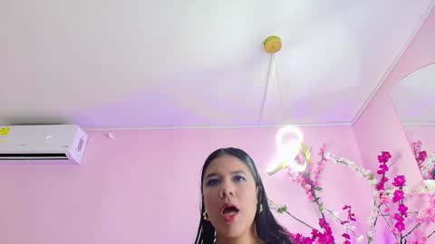 Snapshot of almendraevans chatting on 26, 1, 2025 ALMENDRAEVANS online show from 26, 1, 2025