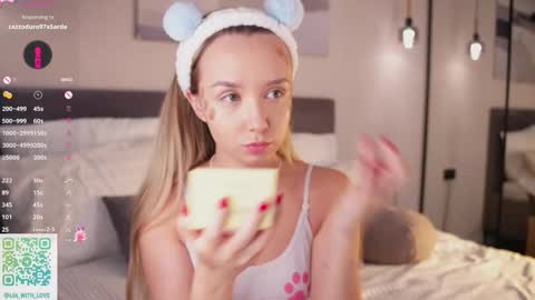 Lia online show from 12, 10, 2025