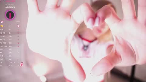 Snapshot of alodiaacomb chatting on 14, 6, 2026 Lia online show from 14, 6, 2026