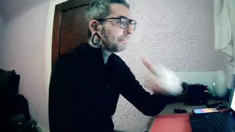 Snapshot of aloewish chatting on 18, 11, 2025 Aloe online show from 18, 11, 2025