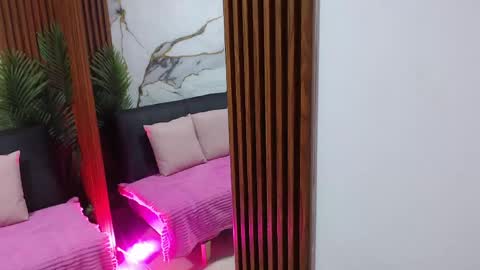 Snapshot of alonddra_tay chatting on 23, 4, 2026 alonddra_tay online show from 23, 4, 2026