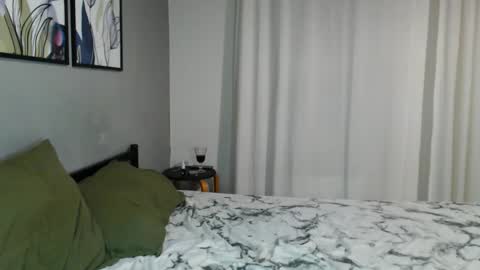 Snapshot of alpha__bro chatting on 27, 10, 2025 AlphaBro online show from 27, 10, 2025