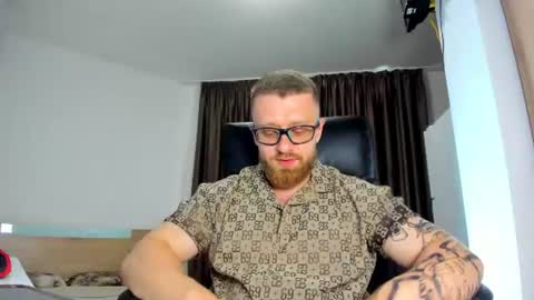 Alphaalexxx Lets reach Me 100 thumbs up online show from 19, 6, 2026