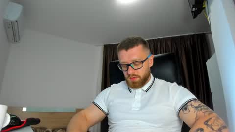Alphaalexxx Lets reach Me 100 thumbs up online show from 24, 6, 2026