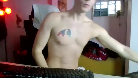 Snapshot of alphabritsex chatting on 12, 10, 2025 Tobias Wilde online show from 12, 10, 2025