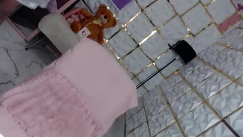 Chloe- DONT FORGET TO FOLLOW MElets getting to know each other and make some love and fun online show from 19, 1, 2026