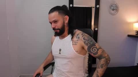 Snapshot of alukardbig chatting on 11, 11, 2025 alukardbig online show from 11, 11, 2025