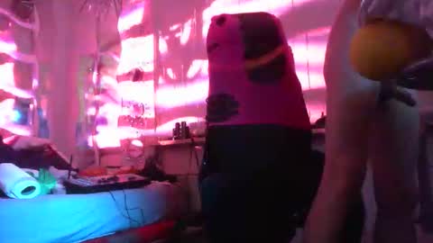 HoneyMelonGuy online show from 16, 12, 2025